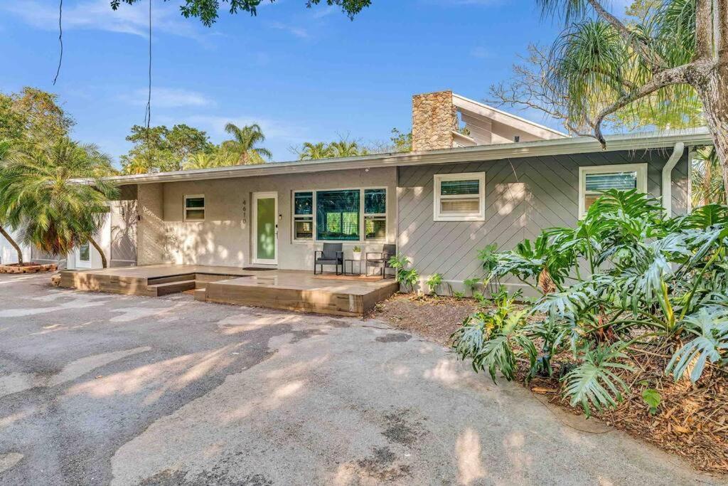 Rare Hidden Getaway Heated Pool 1.5 Acres! Sleeps 16 Villa Fort Lauderdale Exterior photo
