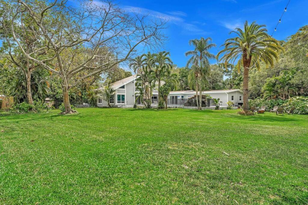 Rare Hidden Getaway Heated Pool 1.5 Acres! Sleeps 16 Villa Fort Lauderdale Exterior photo