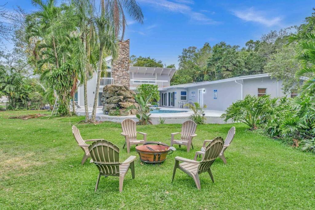 Rare Hidden Getaway Heated Pool 1.5 Acres! Sleeps 16 Villa Fort Lauderdale Exterior photo