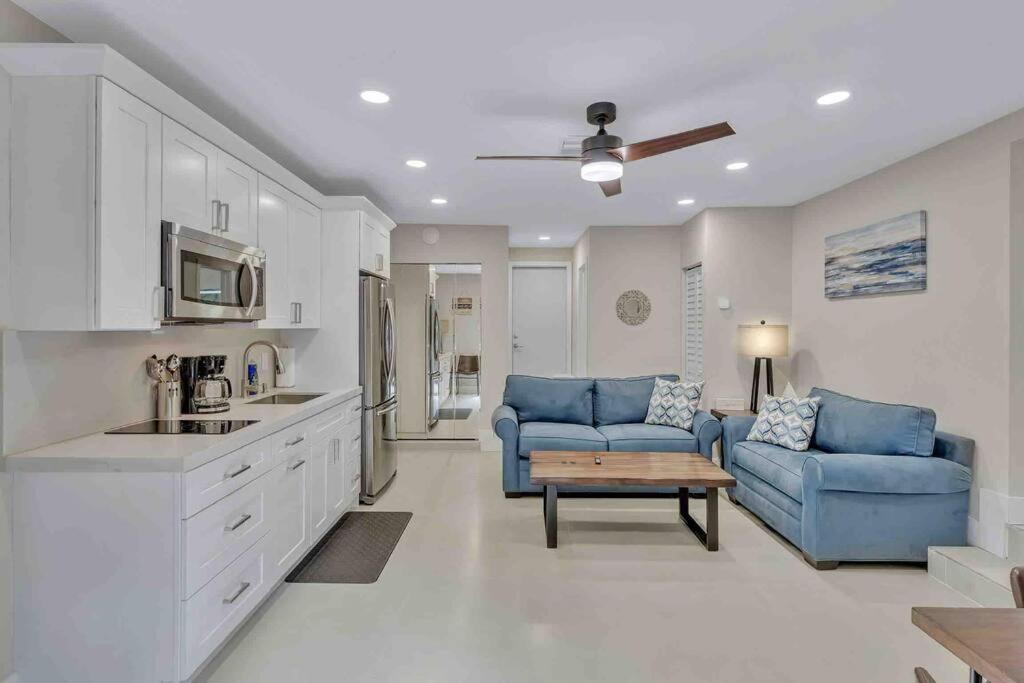 Rare Hidden Getaway Heated Pool 1.5 Acres! Sleeps 16 Villa Fort Lauderdale Exterior photo